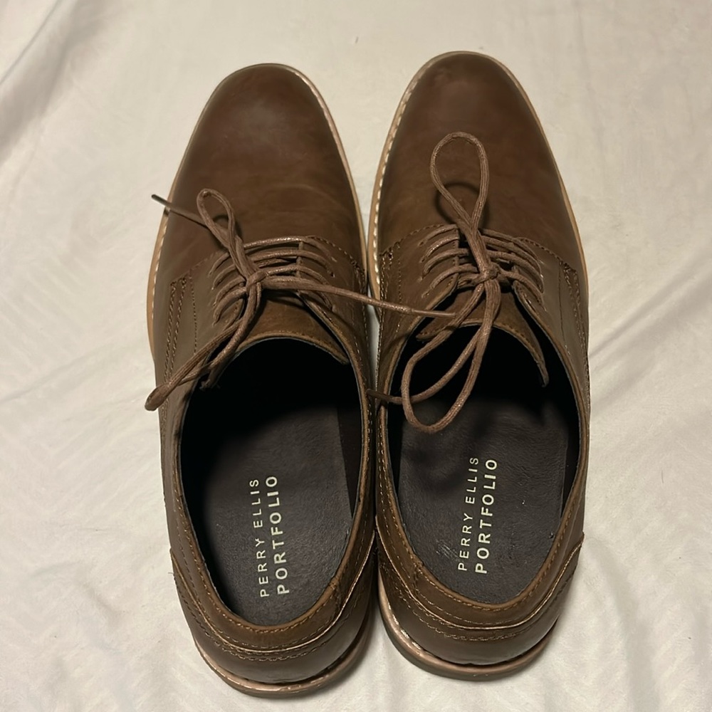Perry Ellis casual men’s brown leather dress shoes